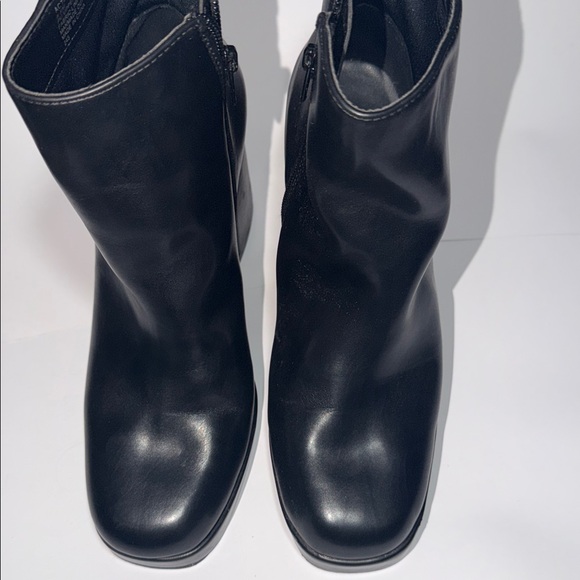 Madden Girl Black Platform Ankle Booties with Side Zip - Picture 6 of 6